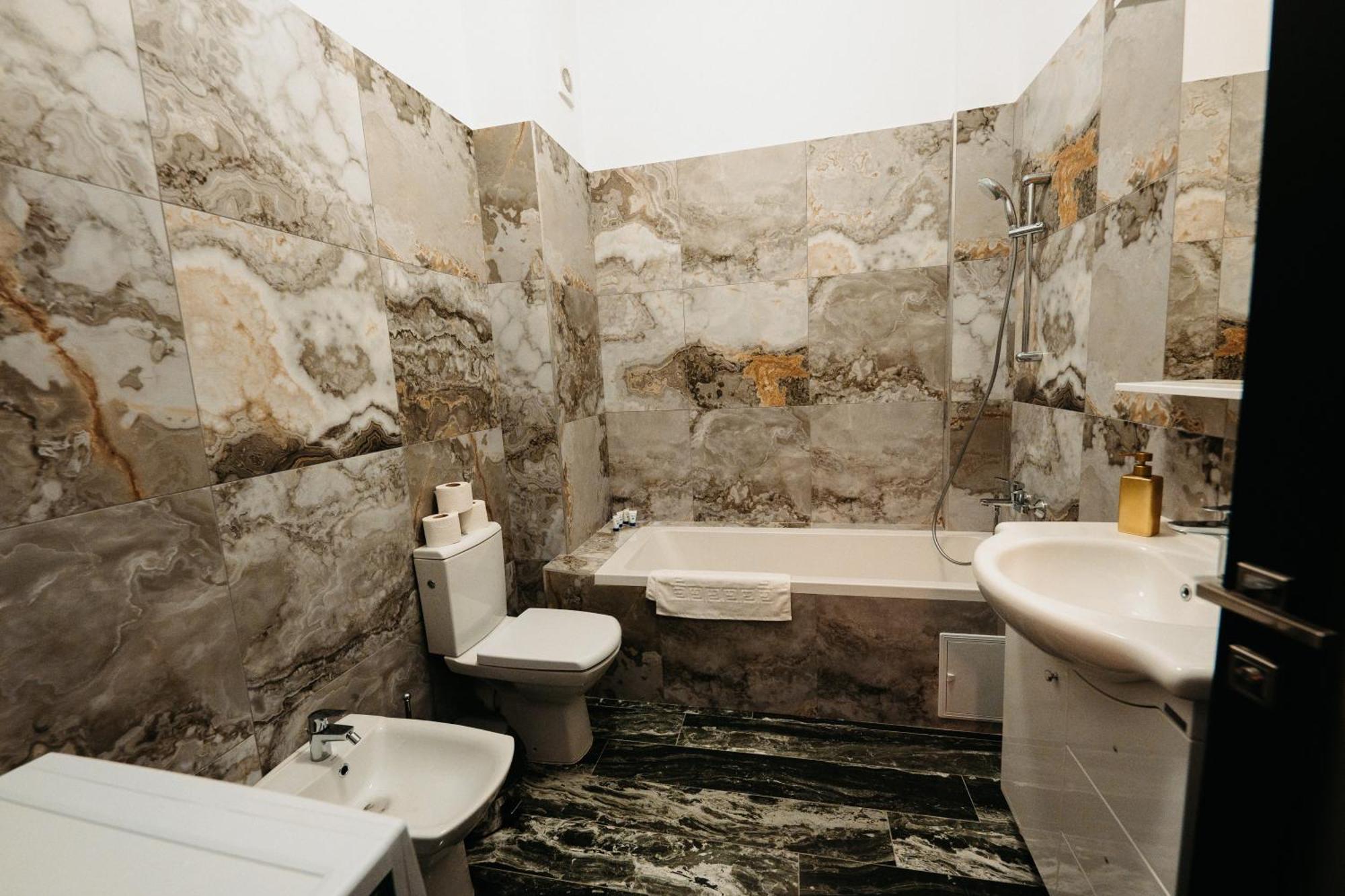 Luxury Cozy Apartments Suceava Esterno foto