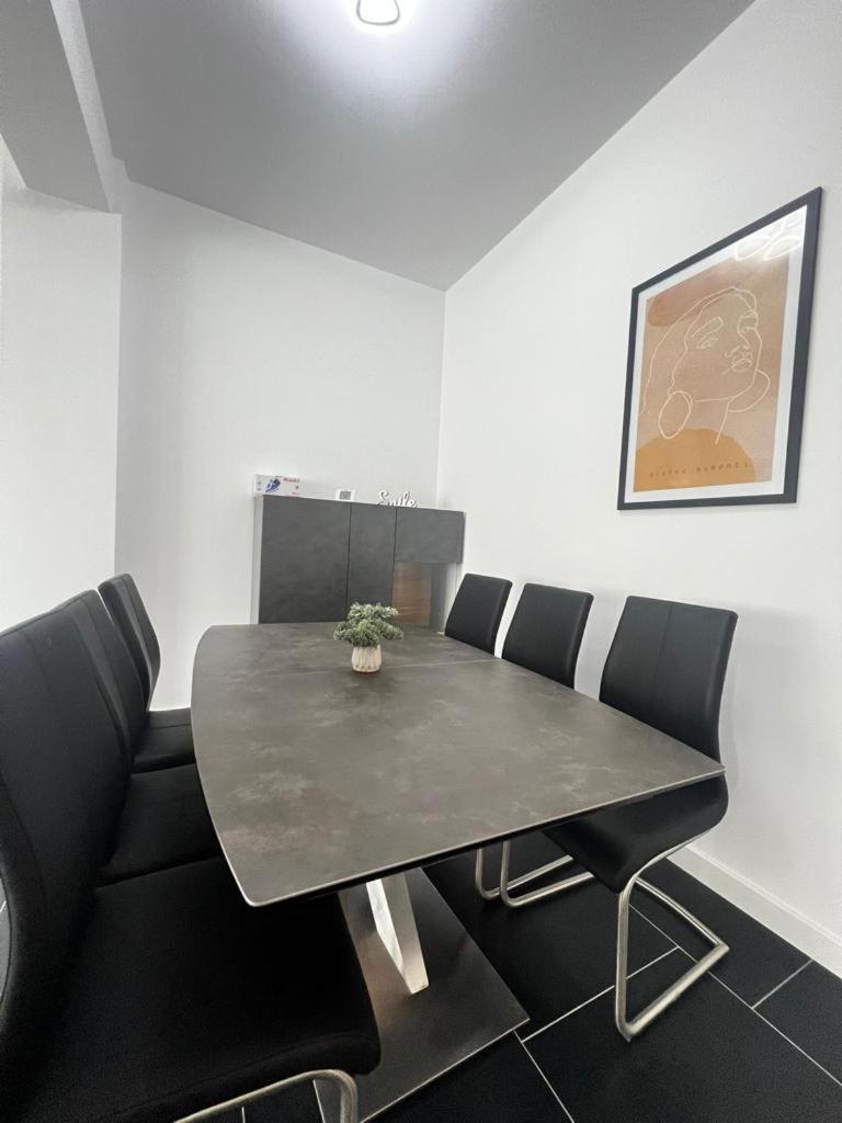 Luxury Cozy Apartments Suceava Esterno foto