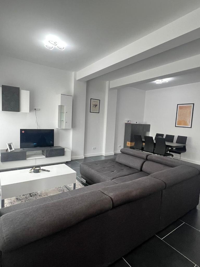 Luxury Cozy Apartments Suceava Esterno foto