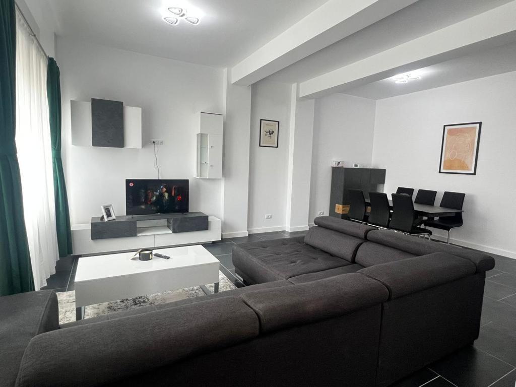 Luxury Cozy Apartments Suceava Esterno foto