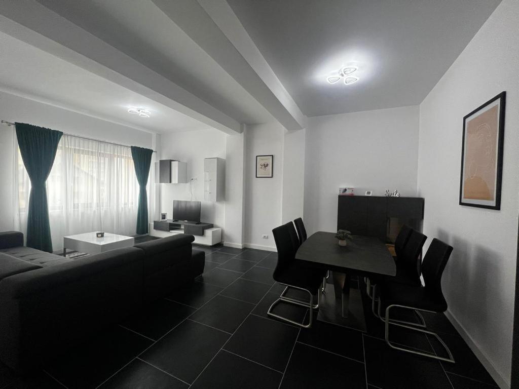 Luxury Cozy Apartments Suceava Esterno foto